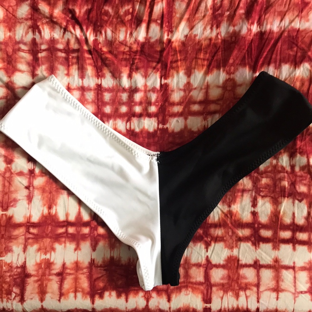 Cheeky bikini bottoms